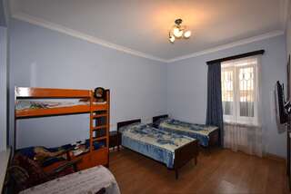 Гостевой дом Guest House Arsan Цахкадзор Двухместный номер с 2 отдельными кроватями и душем-3